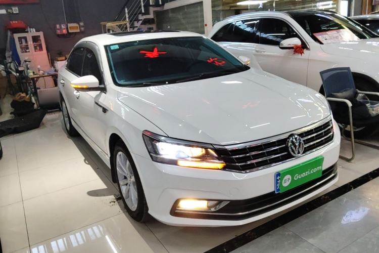 Used Volkswagen Passat 2016 280TSI DSG Prestige Edition Front Right 45 Deg