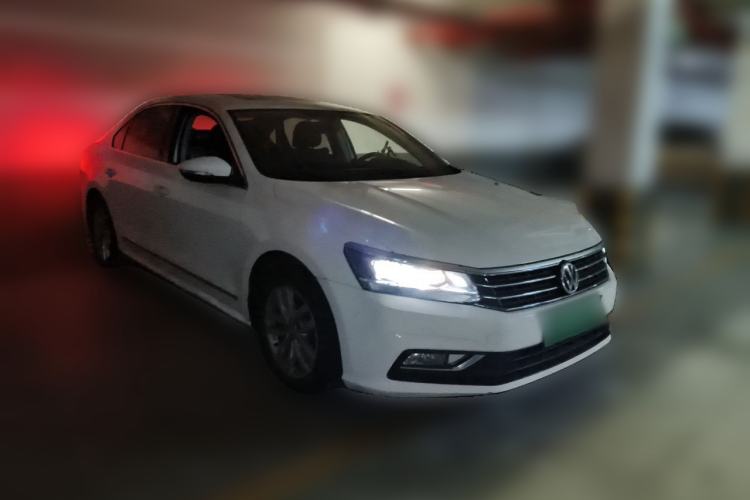 Used Volkswagen Passat 2016 280TSI DSG Prestige Edition Front Right 45 Deg