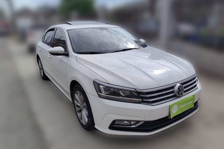 Used Volkswagen Passat 2016 330TSI DSG Luxury Edition Front Right 45 Deg