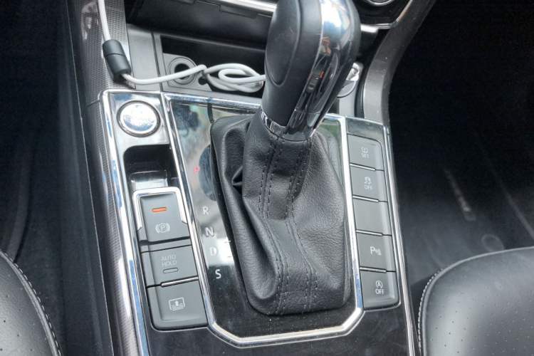 Used Volkswagen Passat 2016 330TSI DSG Prestige Edition Gear Lever