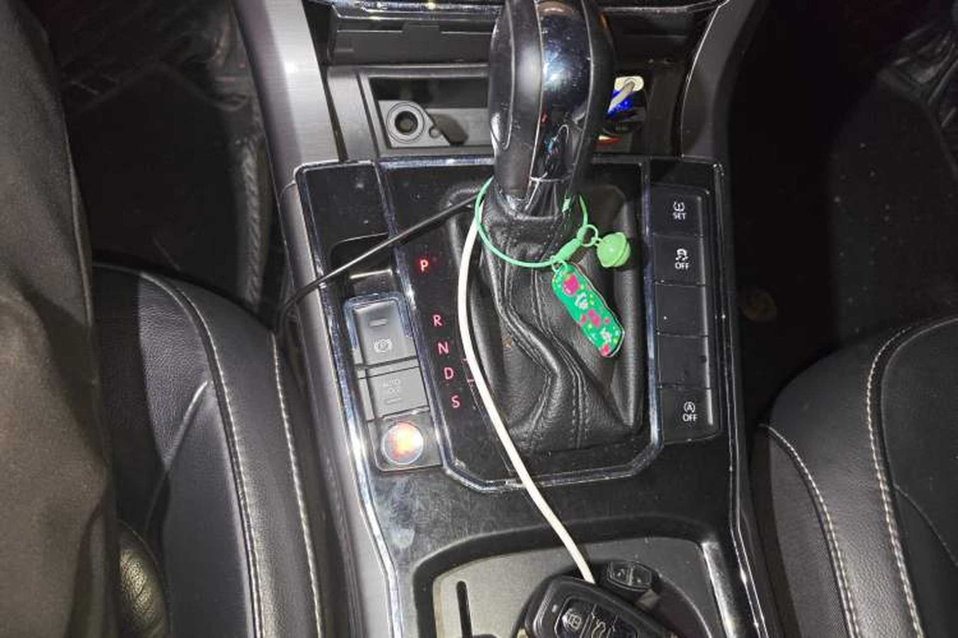 Used Volkswagen Passat 2016 330TSI DSG Luxury Edition Gear Lever