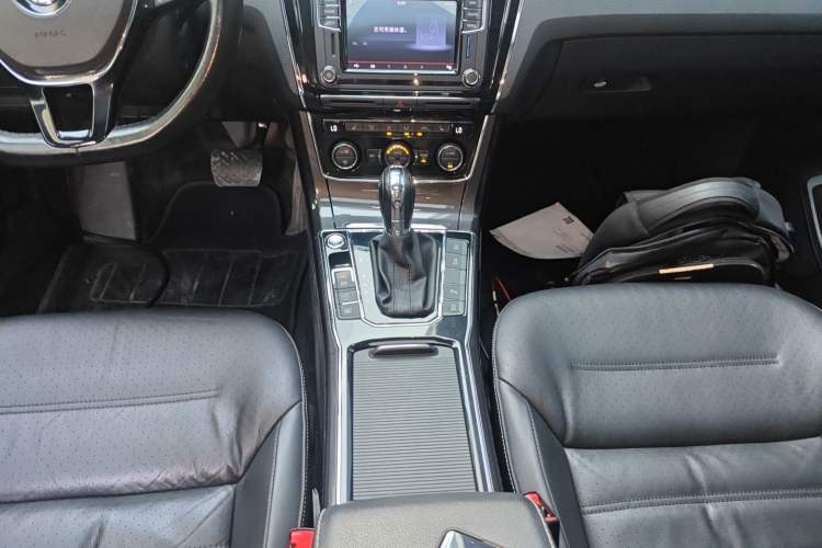 Used Volkswagen Passat 2016 330TSI DSG Prestige Edition Gear Lever