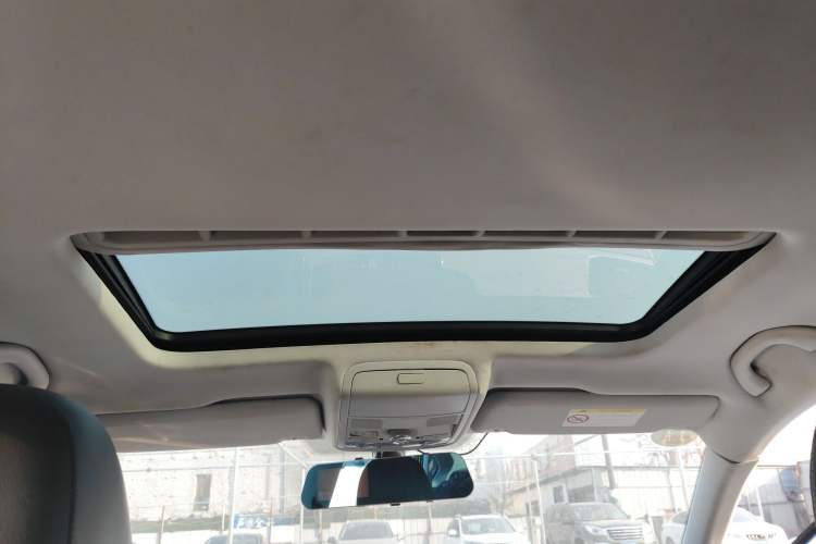 Used Volkswagen Passat 2016 330TSI DSG Luxury Edition Headliner