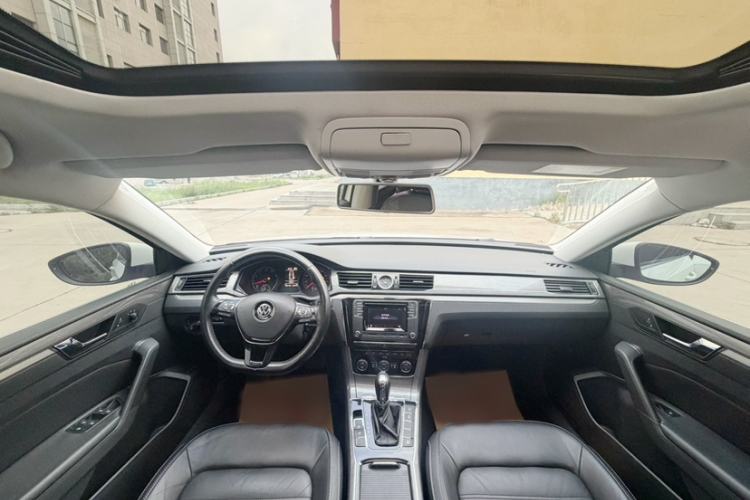 Used Volkswagen Passat 2016 330TSI DSG Luxury Edition Interior 3