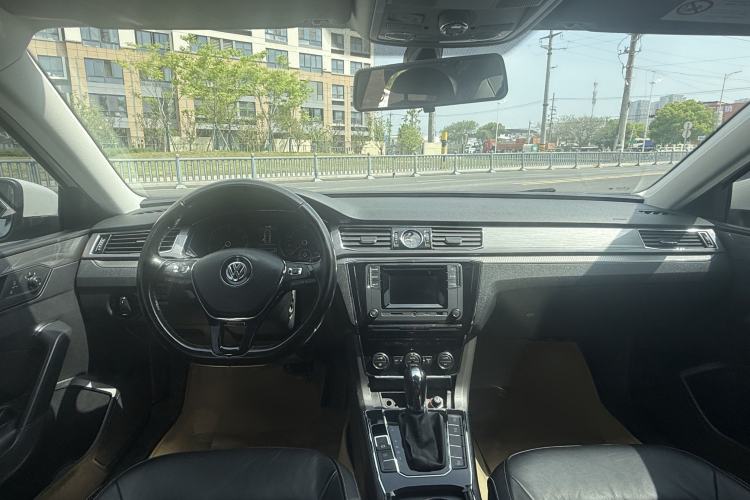 Used Volkswagen Passat 2016 330TSI DSG Luxury Edition Interior 4