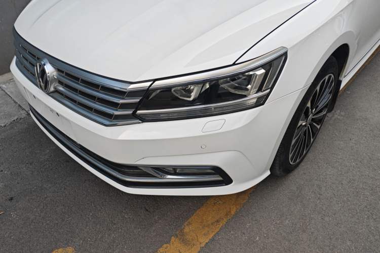 Used Volkswagen Passat 2016 330TSI DSG Prestige Edition Left Front Headlight
