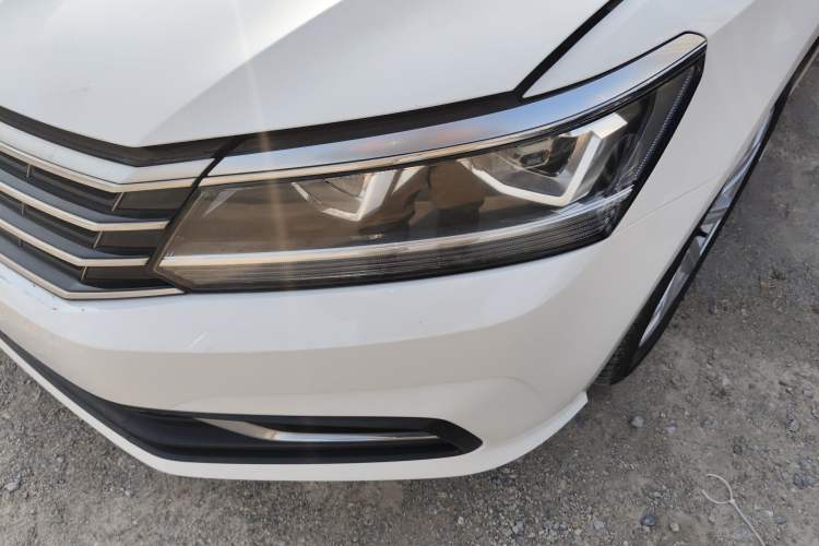 Used Volkswagen Passat 2016 330TSI DSG Luxury Edition Left Front Headlight