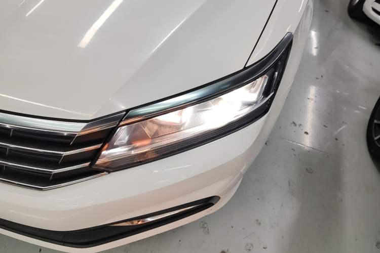 Used Volkswagen Passat 2016 330TSI DSG Luxury Edition Left Front Headlight