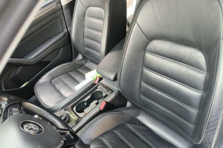 Used Volkswagen Passat 2016 330TSI DSG Luxury Edition Left Front Seat