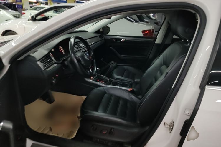 Used Volkswagen Passat 2016 330TSI DSG Luxury Edition Left Front Seat