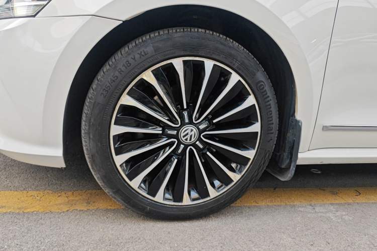 Used Volkswagen Passat 2016 330TSI DSG Prestige Edition Left Front Wheel Hub