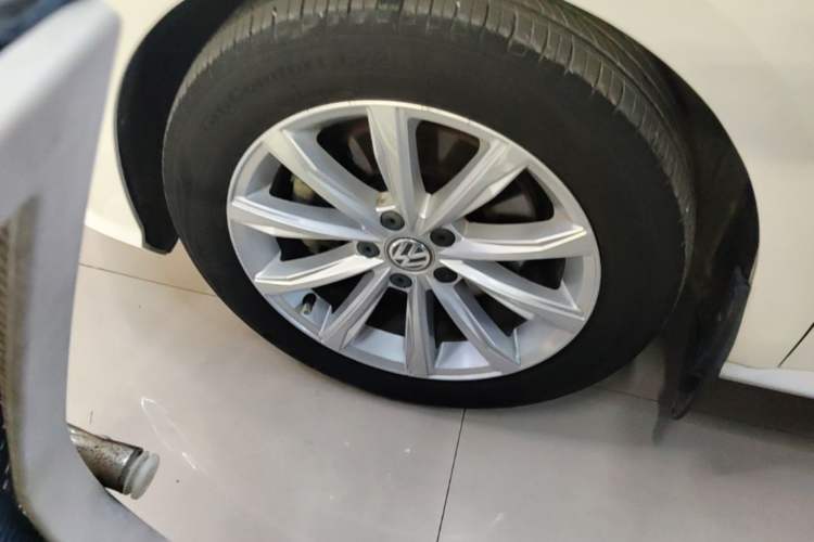 Used Volkswagen Passat 2016 280TSI DSG Prestige Edition Left Front Wheel Hub