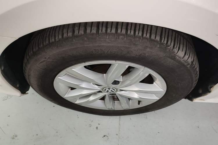 Used Volkswagen Passat 2016 330TSI DSG Luxury Edition Left Front Wheel Hub