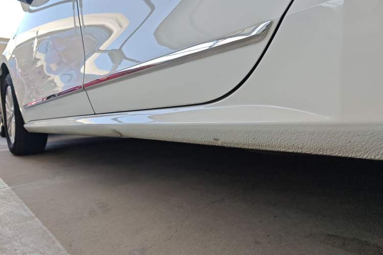 Used Volkswagen Passat 2016 330TSI DSG Luxury Edition Left Side Sill