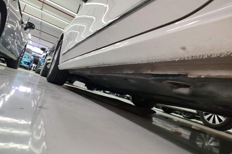 Used Volkswagen Passat 2016 330TSI DSG Luxury Edition Left Side Sill