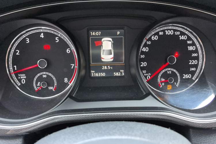 Used Volkswagen Passat 2016 330TSI DSG Prestige Edition Odometer Close Up
