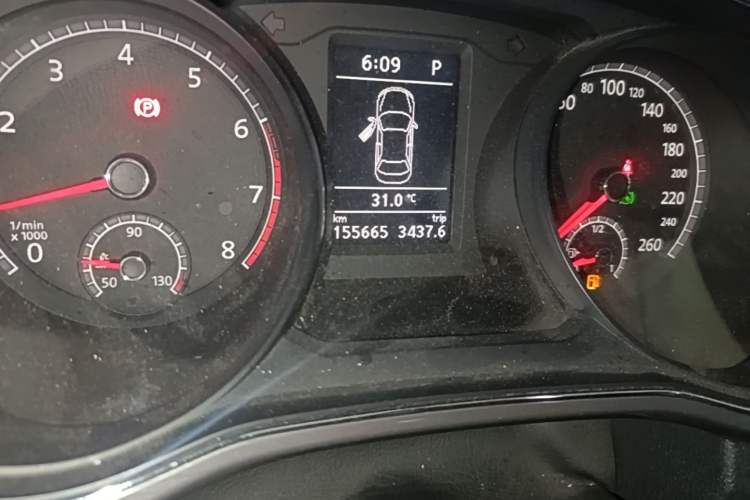 Used Volkswagen Passat 2016 330TSI DSG Luxury Edition Odometer Close Up