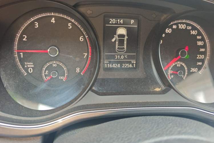 Used Volkswagen Passat 2016 330TSI DSG Luxury Edition Odometer Close Up