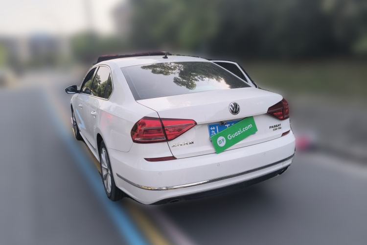 Used Volkswagen Passat 2016 330TSI DSG Luxury Edition Rear Left 45 Deg