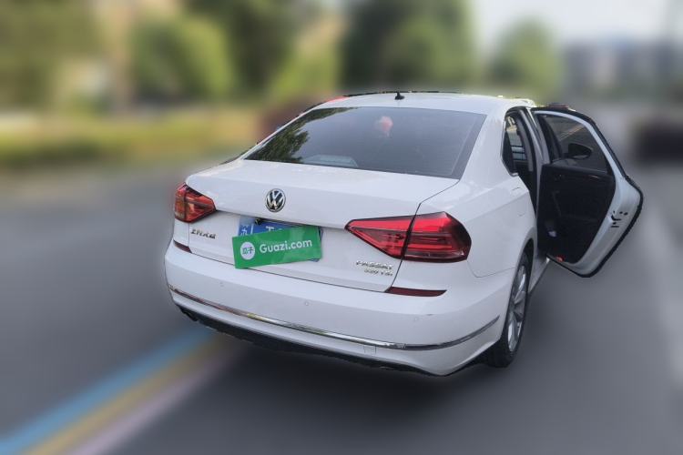 Used Volkswagen Passat 2016 330TSI DSG Luxury Edition Rear Right 45 Deg