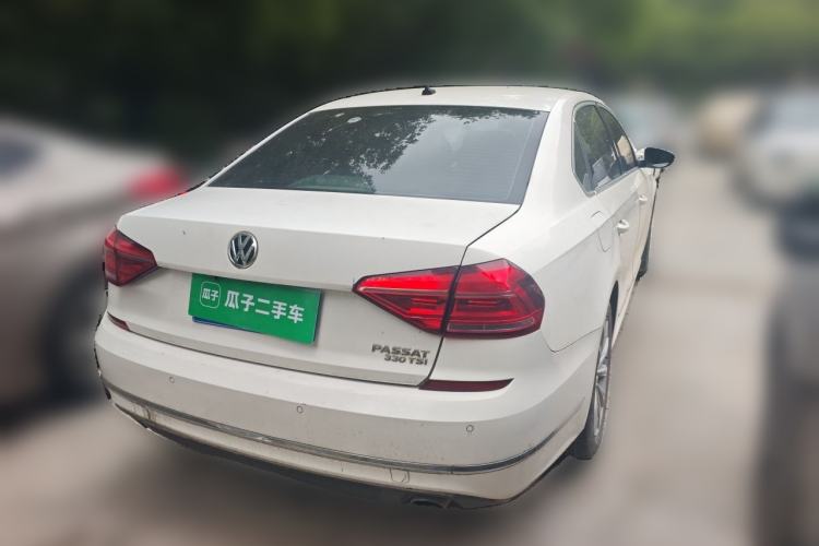 Used Volkswagen Passat 2016 330TSI DSG Luxury Edition Rear Right 45 Deg