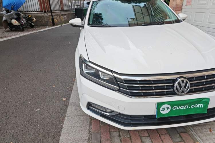 Used Volkswagen Passat 2016 330TSI DSG Luxury Edition Right Front Headlight
