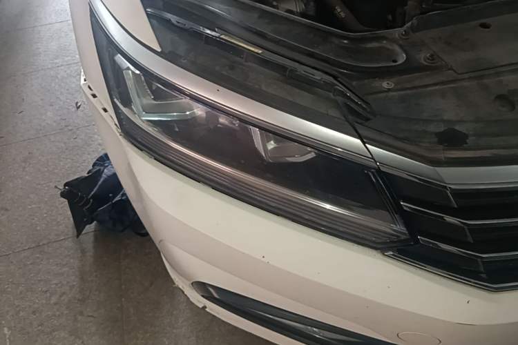 Used Volkswagen Passat 2016 330TSI DSG Luxury Edition Right Front Headlight