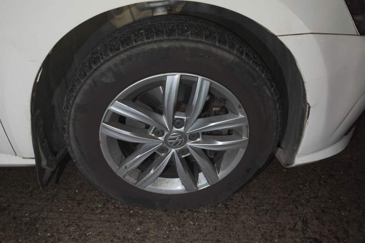 Used Volkswagen Passat 2016 330TSI DSG Luxury Edition Right Front Wheel Hub