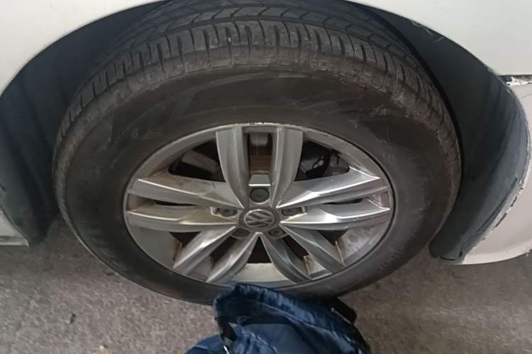 Used Volkswagen Passat 2016 330TSI DSG Luxury Edition Right Front Wheel Hub
