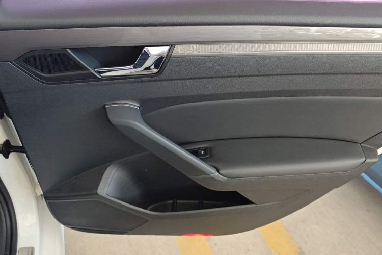 Used Volkswagen Passat 2016 330TSI DSG Luxury Edition Right Rear Door Interior