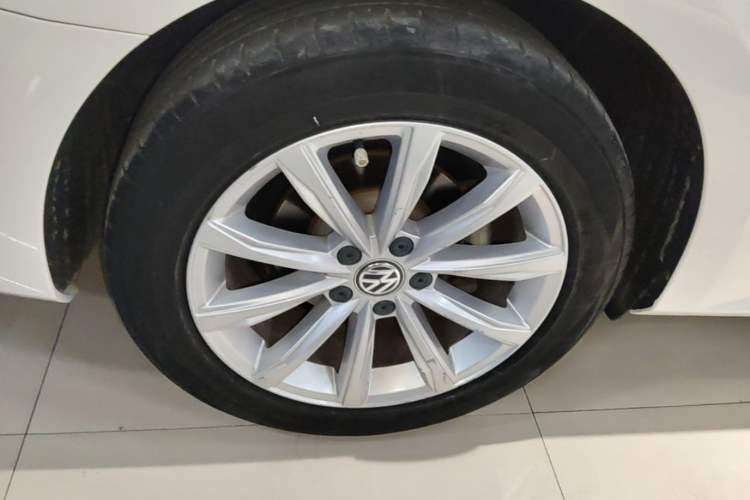 Used Volkswagen Passat 2016 280TSI DSG Prestige Edition Right Rear Wheel Hub