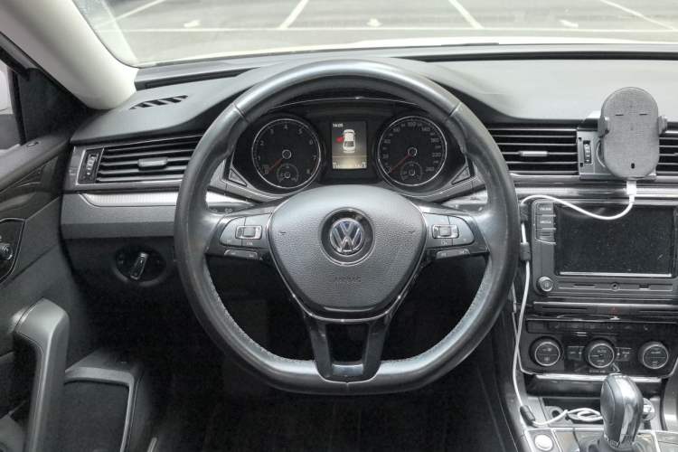 Used Volkswagen Passat 2016 330TSI DSG Prestige Edition Steering Wheel