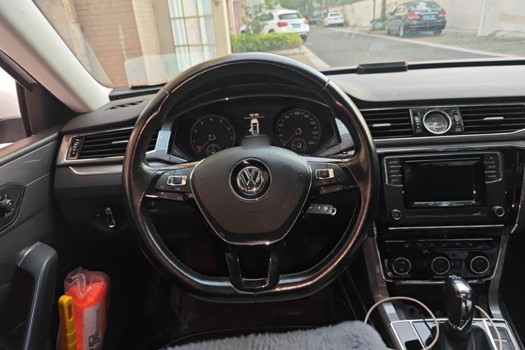 Used Volkswagen Passat 2016 330TSI DSG Luxury Edition Steering Wheel