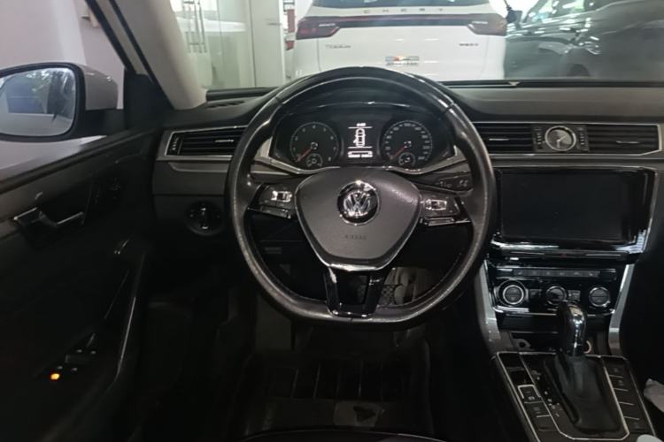 Used Volkswagen Passat 2016 330TSI DSG Luxury Edition Steering Wheel