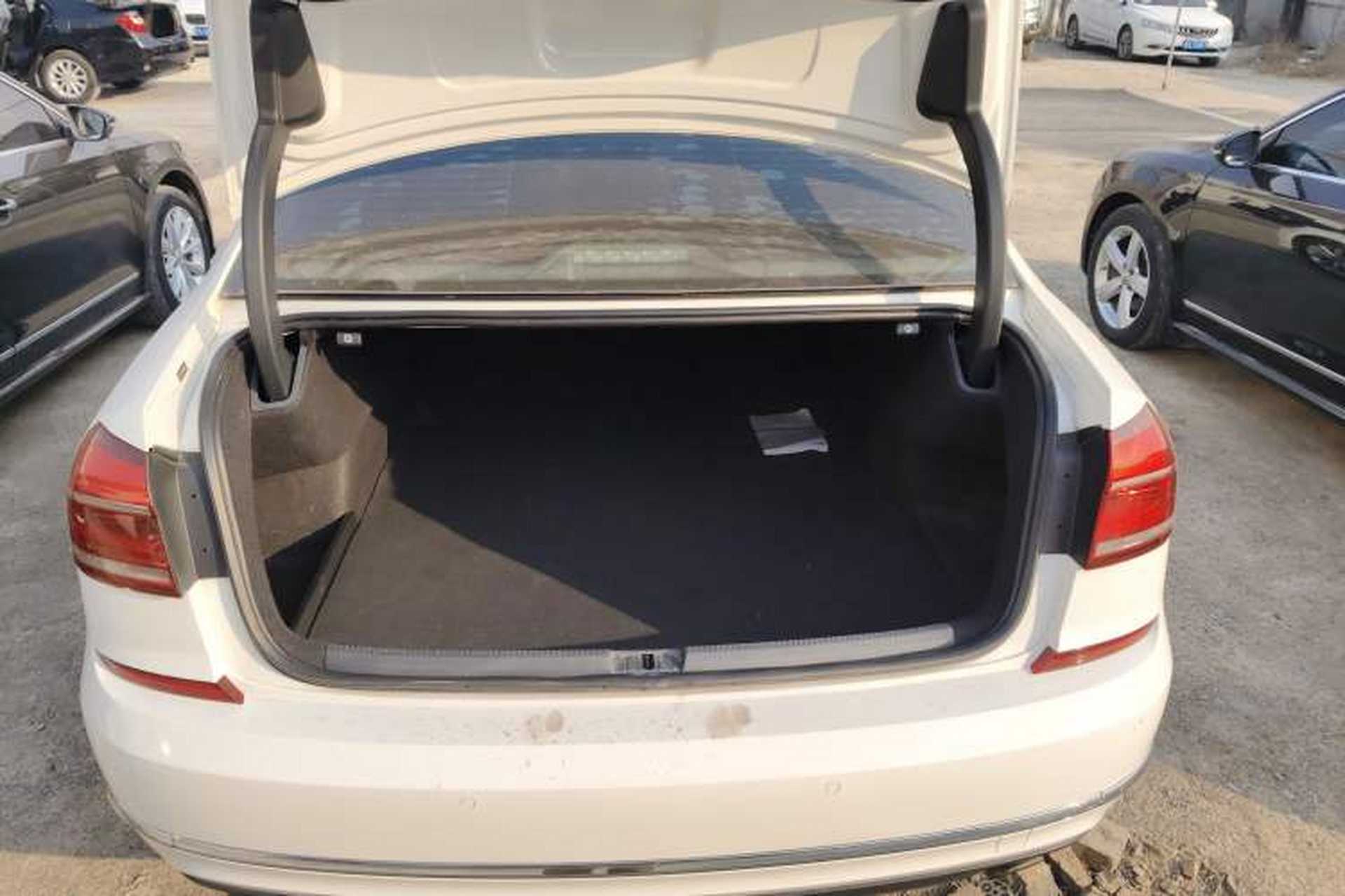 Used Volkswagen Passat 2016 330TSI DSG Luxury Edition Trunk
