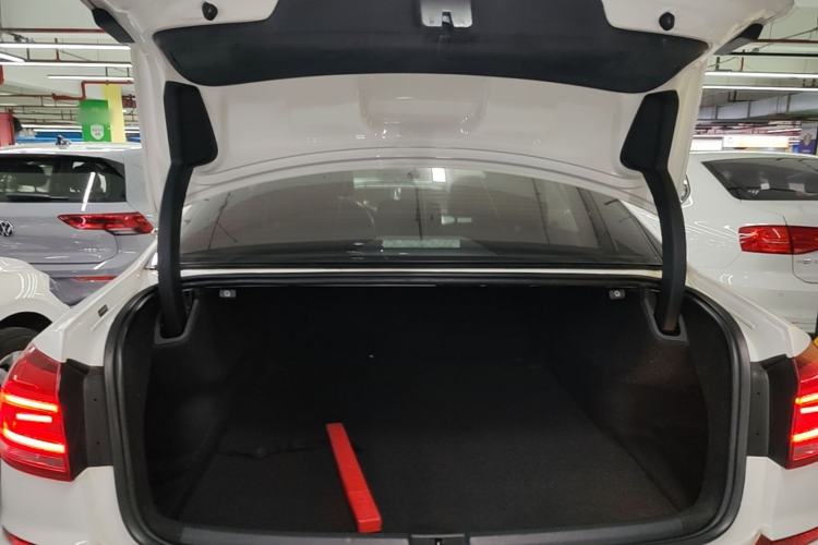 Used Volkswagen Passat 2016 330TSI DSG Luxury Edition Trunk