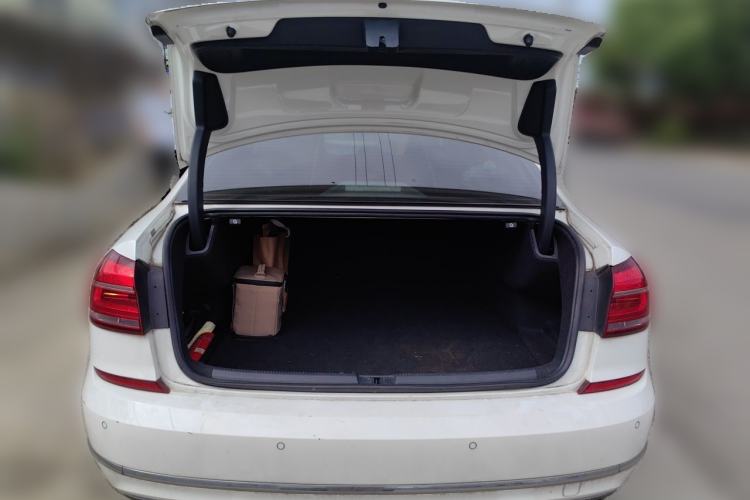 Used Volkswagen Passat 2016 330TSI DSG Luxury Edition Trunk