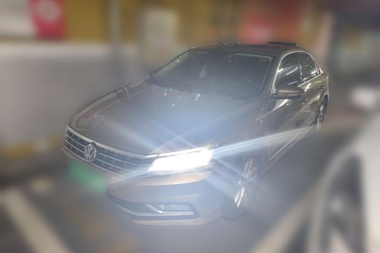 Used Volkswagen Passat 2016 330TSI DSG Luxury Edition Guazi used car, China used car export, Used car for sale, Used cars, Cheapest cars for sale