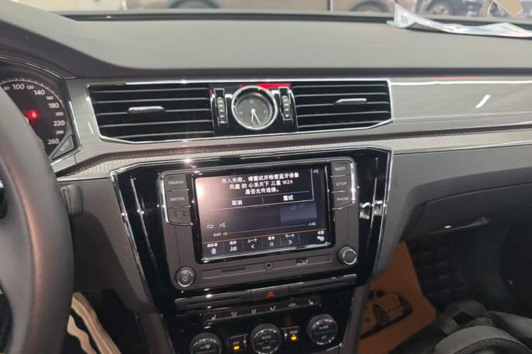 Used Volkswagen Passat 2016 330TSI DSG Luxury Edition Audio And AC Panel
