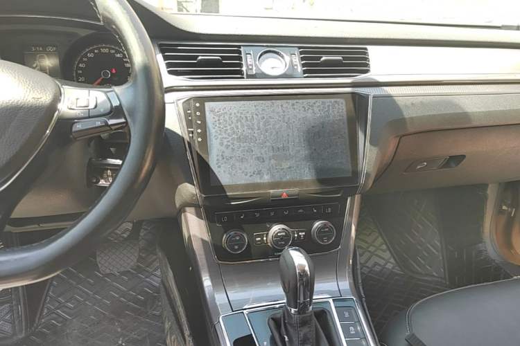 Used Volkswagen Passat 2016 280TSI DSG Prestige Edition Audio And AC Panel