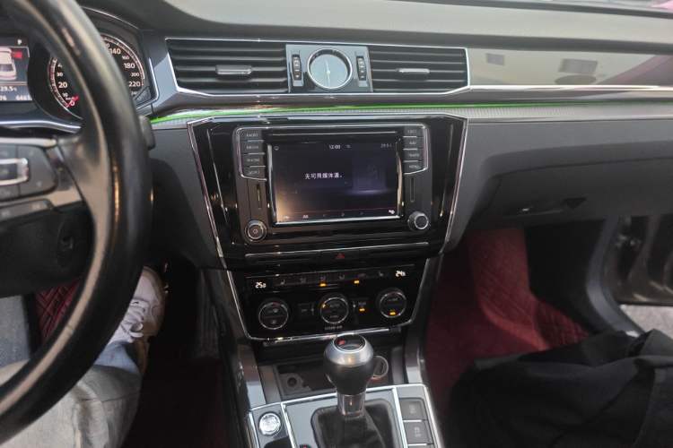 Used Volkswagen Passat 2016 330TSI DSG Prestige Edition Audio And AC Panel
