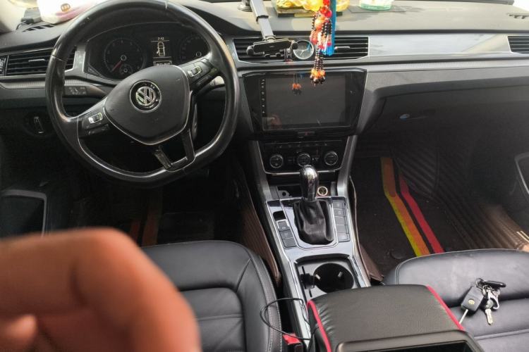 Used Volkswagen Passat 2016 280TSI DSG Prestige Edition Center Console