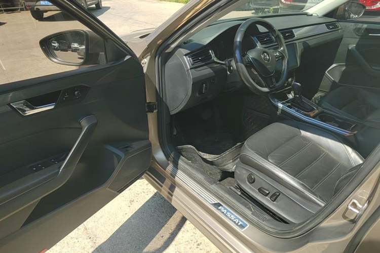 Used Volkswagen Passat 2016 280TSI DSG Prestige Edition Driver Seat