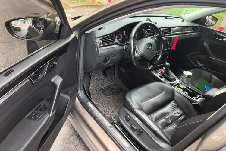 Used Volkswagen Passat 2016 330TSI DSG Prestige Edition Driver Seat