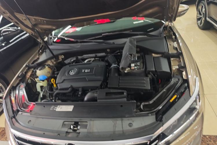 Used Volkswagen Passat 2016 330TSI DSG Luxury Edition Engine Bay