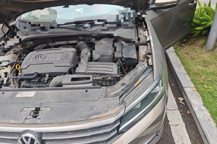 Used Volkswagen Passat 2016 330TSI DSG Luxury Edition Engine Bay Left