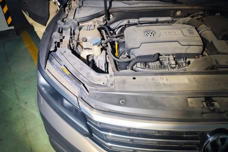 Used Volkswagen Passat 2016 330TSI DSG Luxury Edition Engine Bay Right