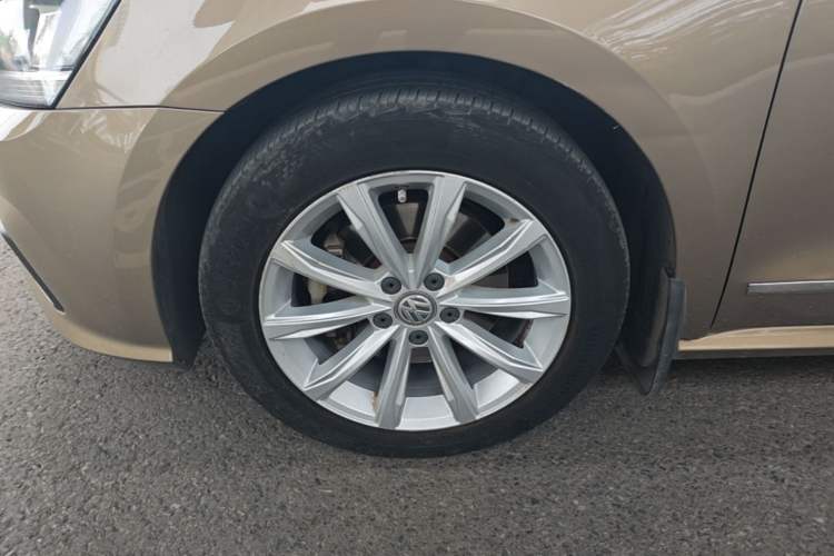 Used Volkswagen Passat 2016 330TSI DSG Luxury Edition Exterior 4