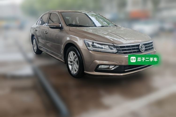 Used Volkswagen Passat 2016 330TSI DSG Luxury Edition Front Right 45 Deg