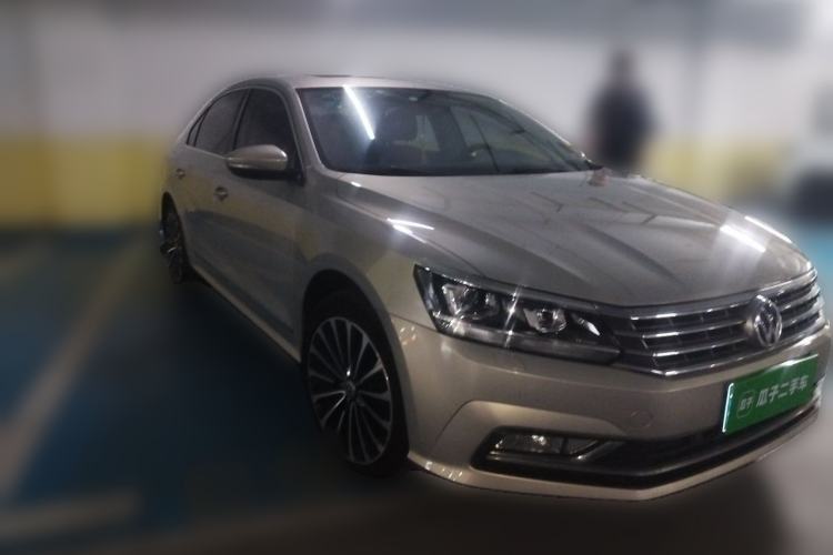 Used Volkswagen Passat 2016 330TSI DSG Prestige Edition Front Right 45 Deg